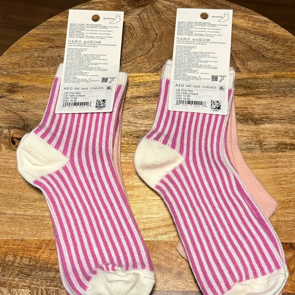 👢American Eagle socks 2 sets of 2 pair! - Picture 2 of 5